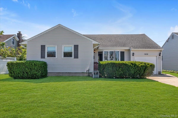 3636 FARMRANCH RD S, BETHPAGE, NY 11714 - Image 110fcd3c3cc5bd9cea71aa66fd8e9e17/967542