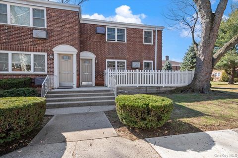 Homes For Sale - 224-38 KINGSBURY Ave Ave #A<br/> Bayside, NY 11364