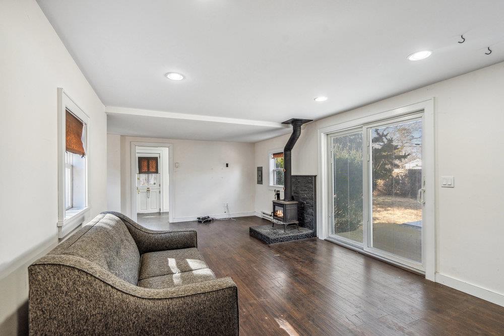 129 Beaver Drive, Mastic Beach, New York image 7