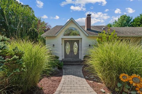 Photo of 35 Halsey Road, Remsenburg, NY 11960 (MLS # 966039)