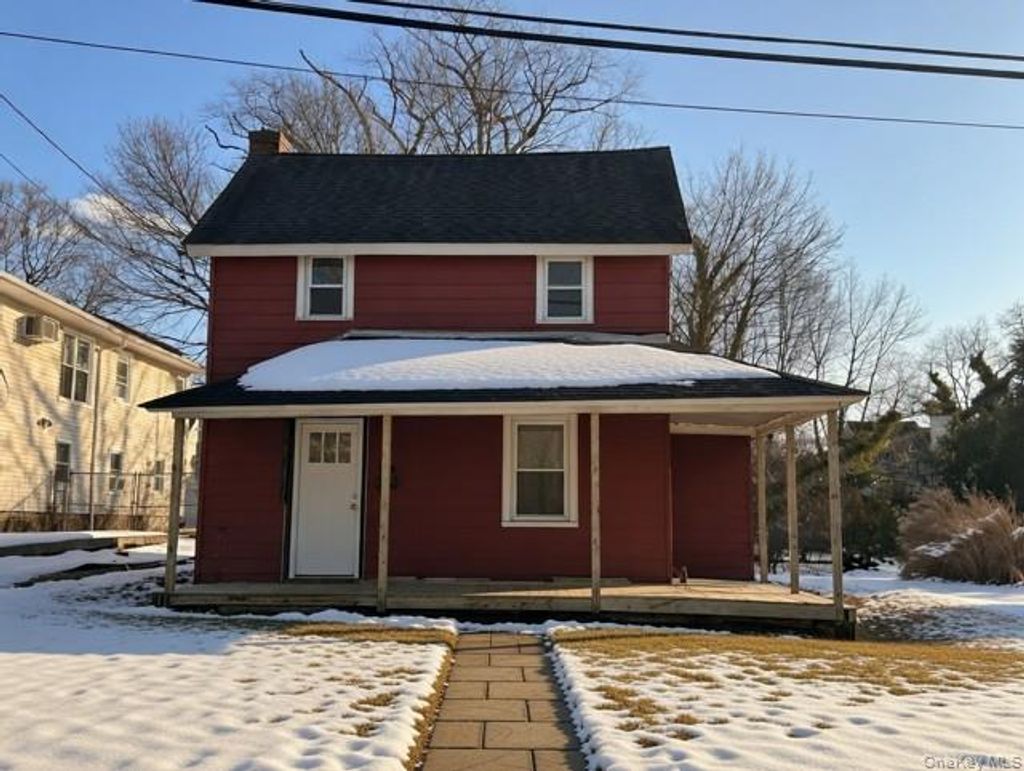 Photo of 12 Canyon Street, Huntington, NY 11743 (MLS # 965638)