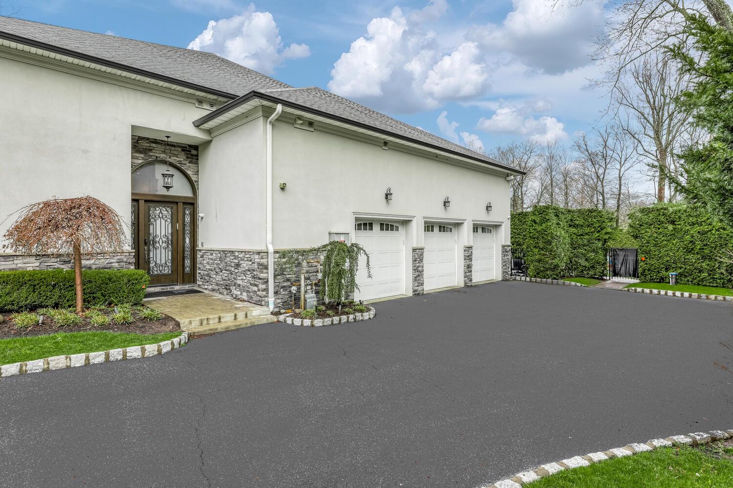 38 S Parker Drive, Monsey, New York image 2
