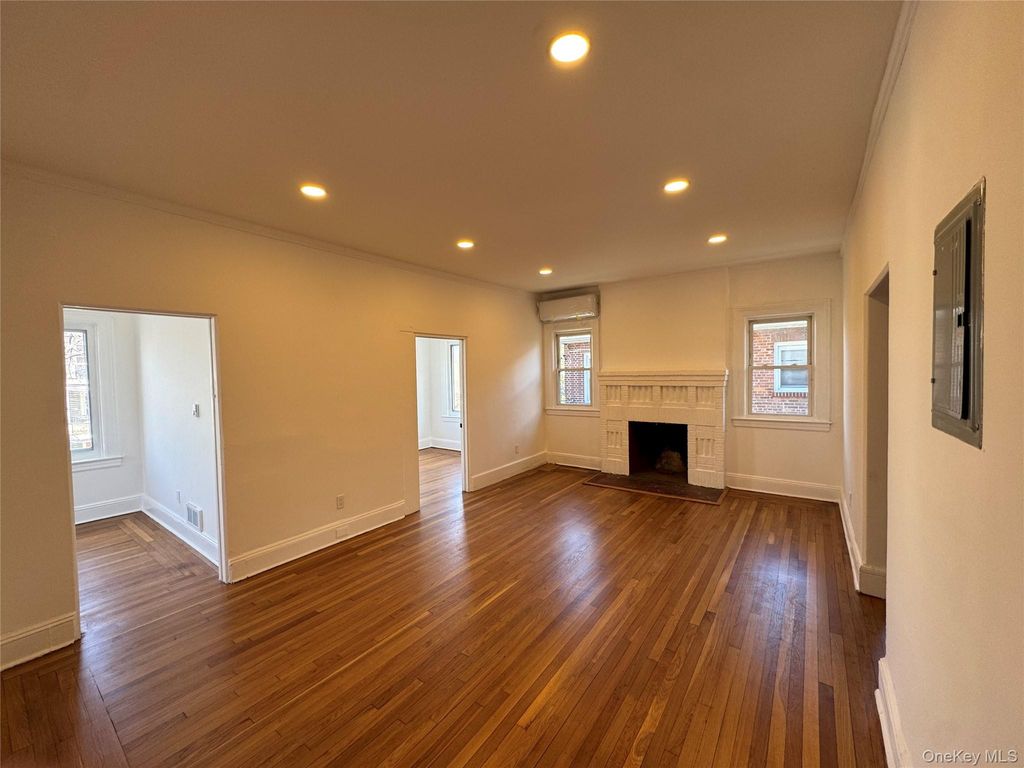 Photo of 578 E 3rd Street, Mount Vernon, NY 10553 (MLS # 977836)