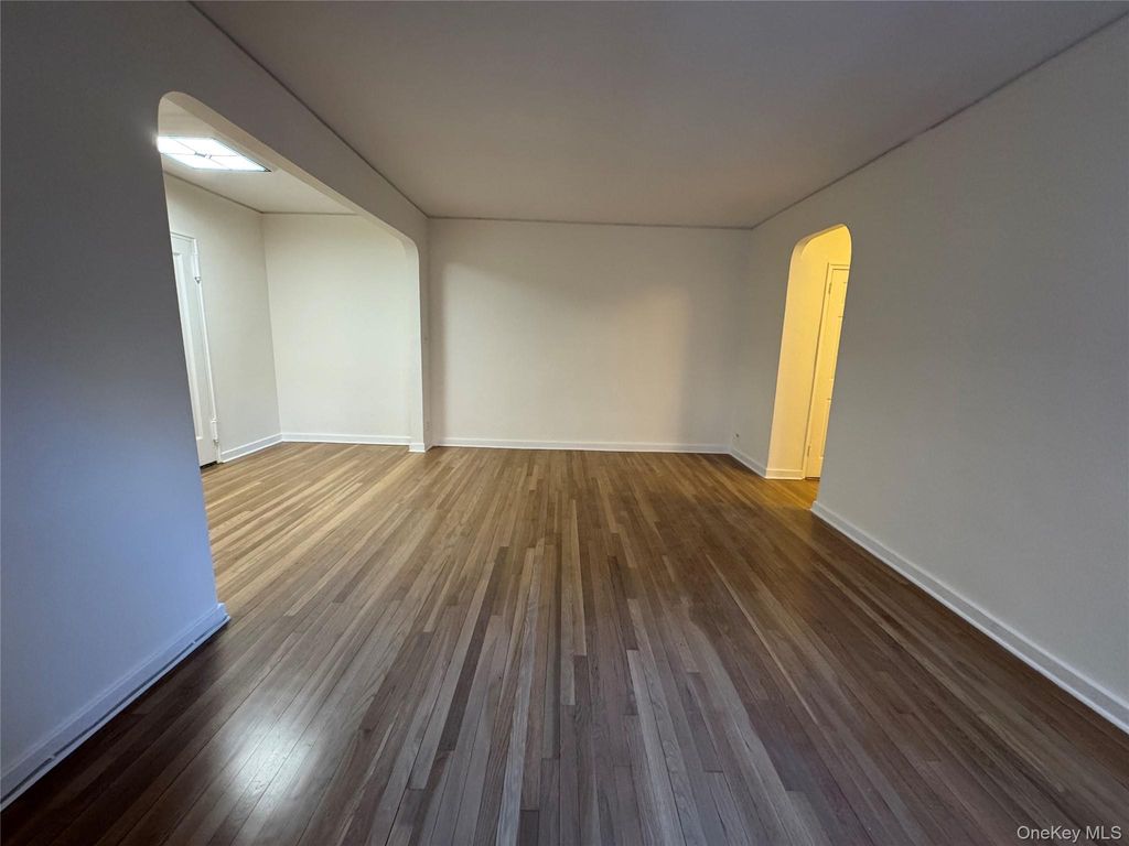 Photo of 6735 Yellowstone Boulevard #3R, Forest Hills, NY 11375 (MLS # 960944)