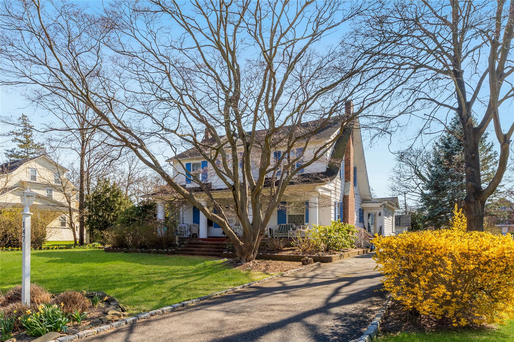 147 S Windsor Avenue, Brightwaters, New York image 2