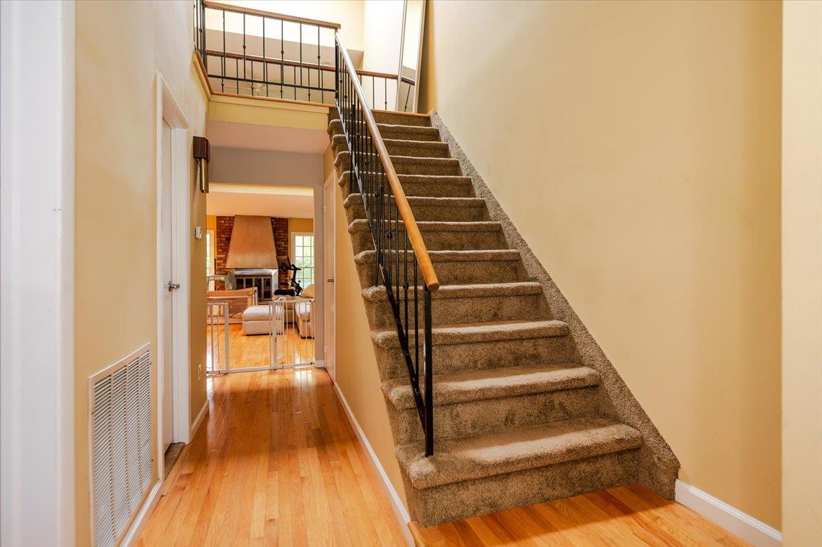 121 Terrace Court #121, Woodbury, New York image 2
