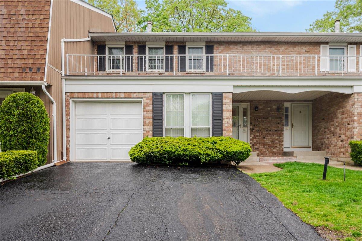 121 Terrace Court #121, Woodbury, New York image 1