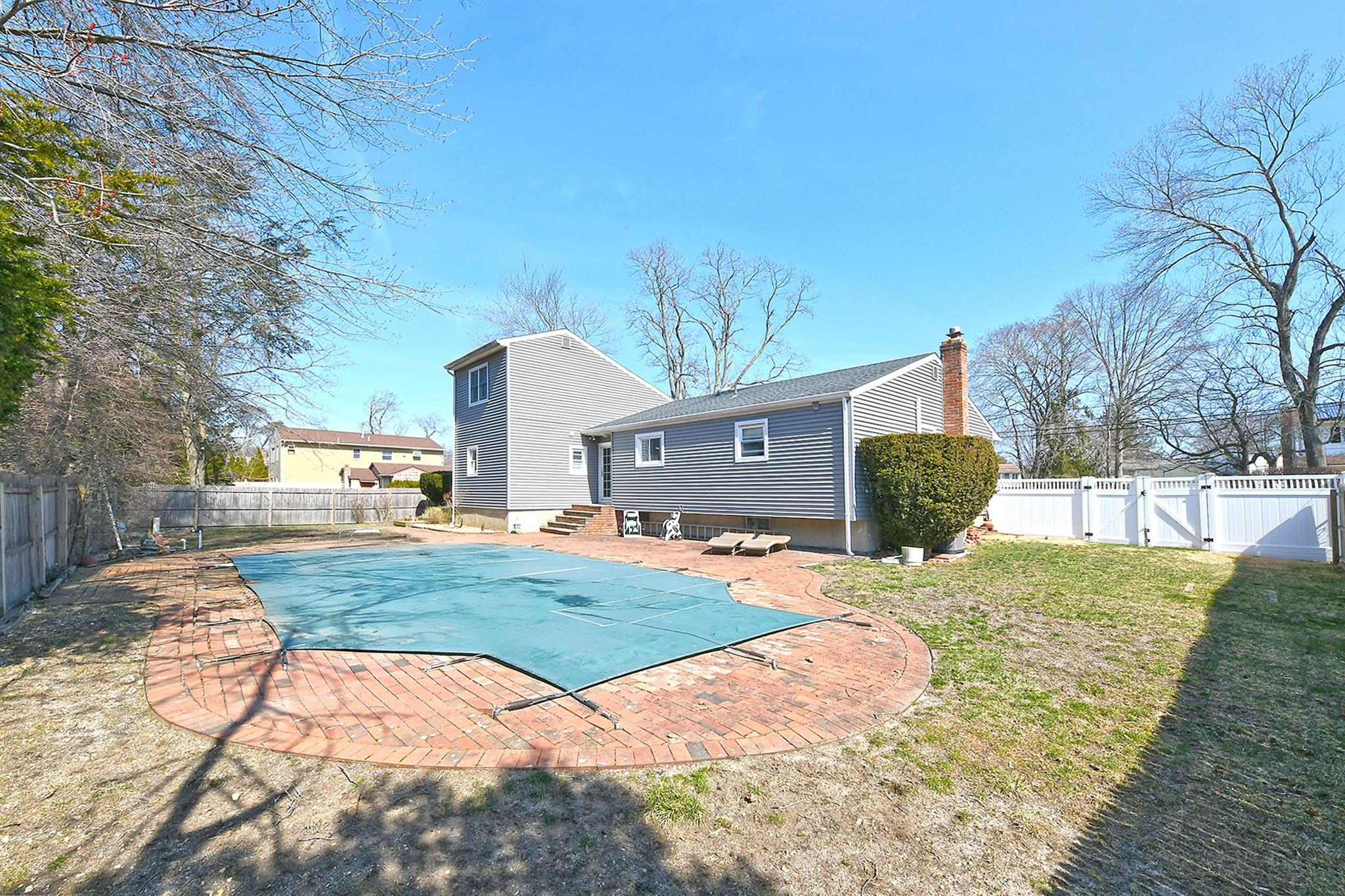 28 Merle Place, Deer Park, New York image 21