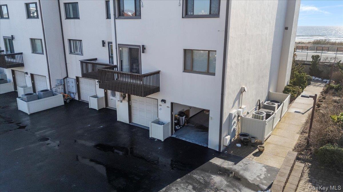 Long Beach, New York 11561, United States, 3 Bedrooms Bedrooms, ,2 BathroomsBathrooms,Residential,Active,257346