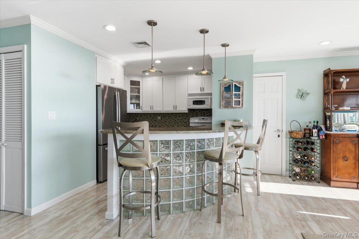 Long Beach, New York 11561, United States, 3 Bedrooms Bedrooms, ,2 BathroomsBathrooms,Residential,Active,257346