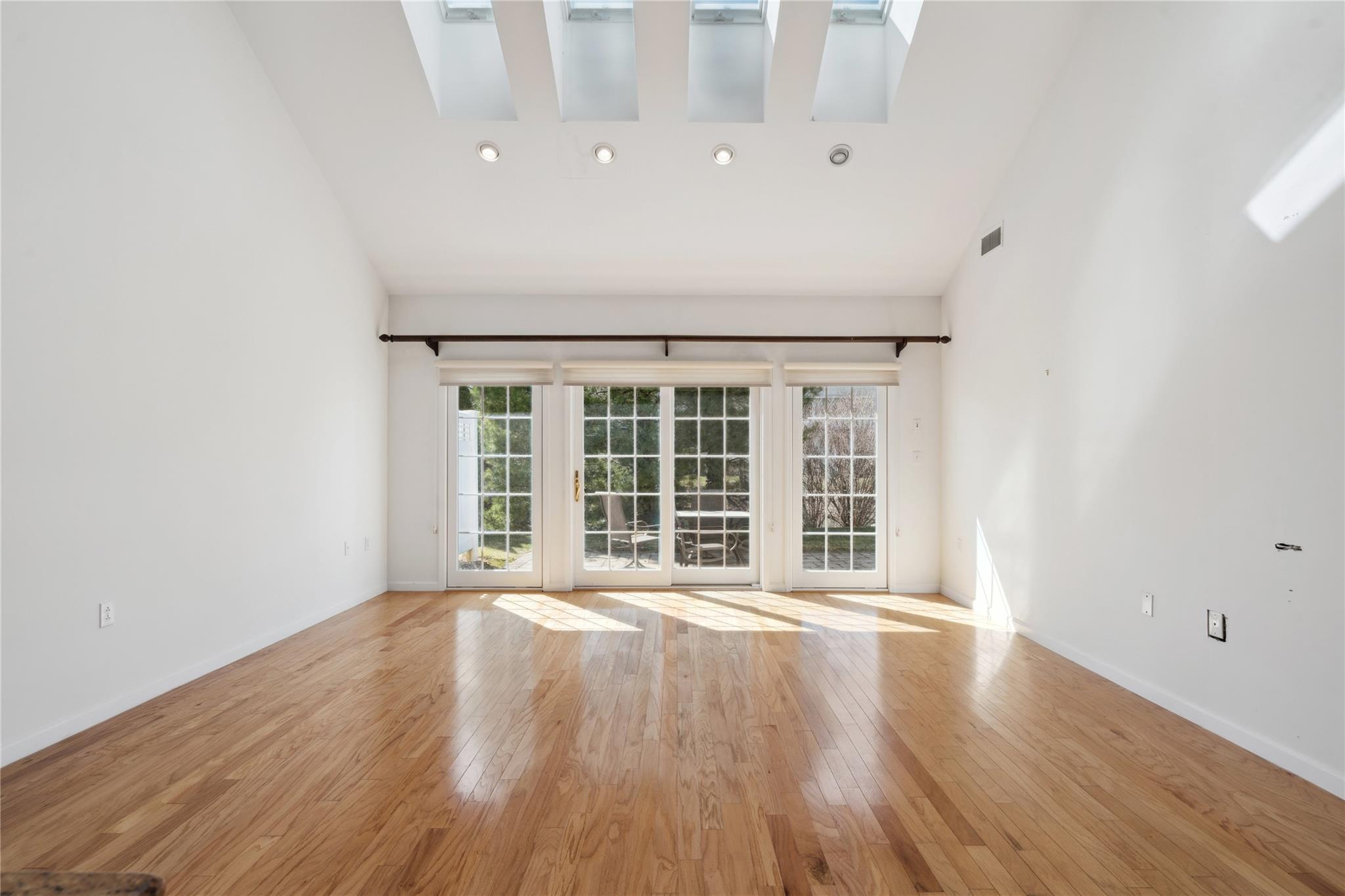 218 Miro Place, Port Washington, New York image 12