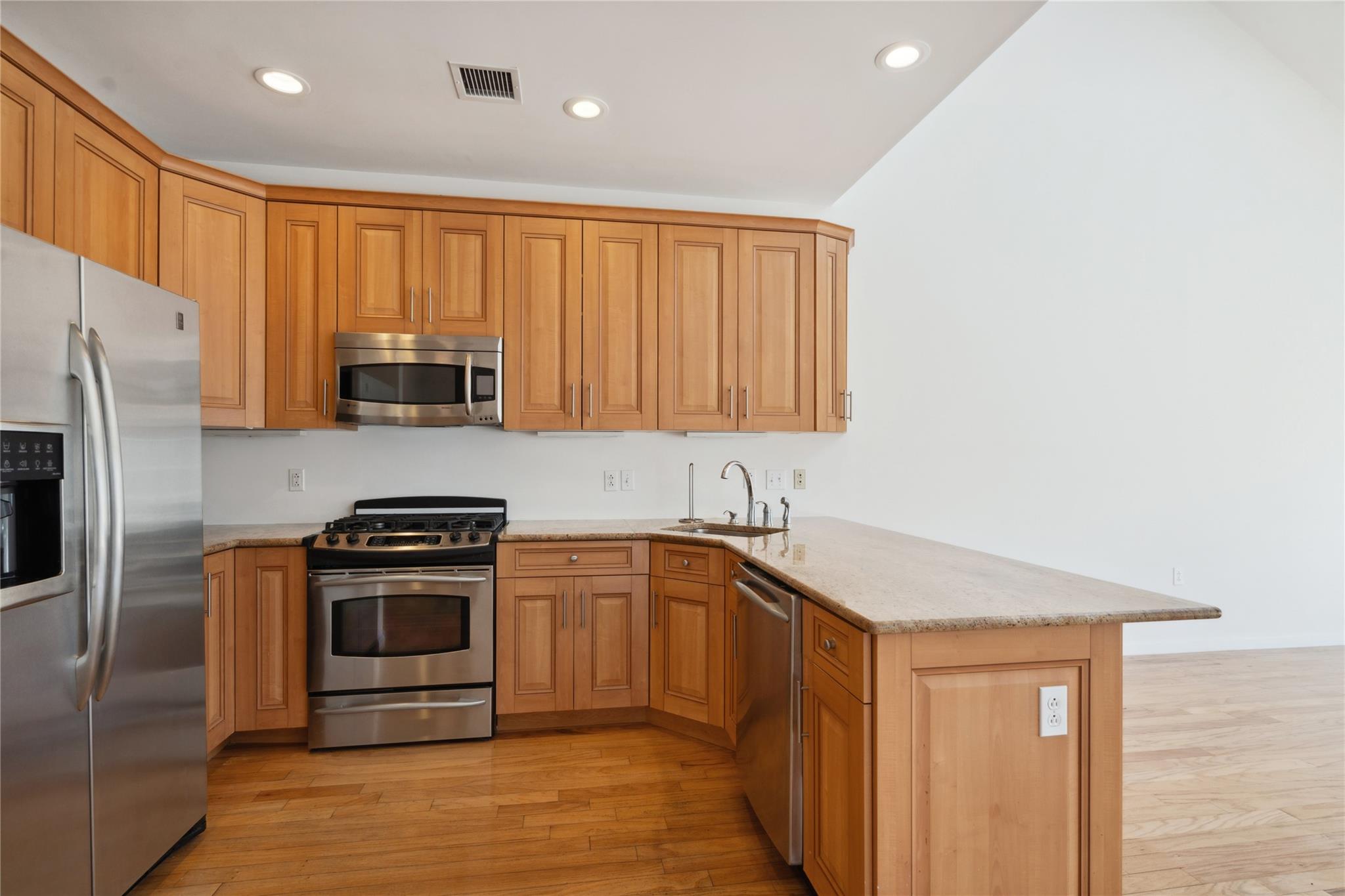 218 Miro Place, Port Washington, New York image 7