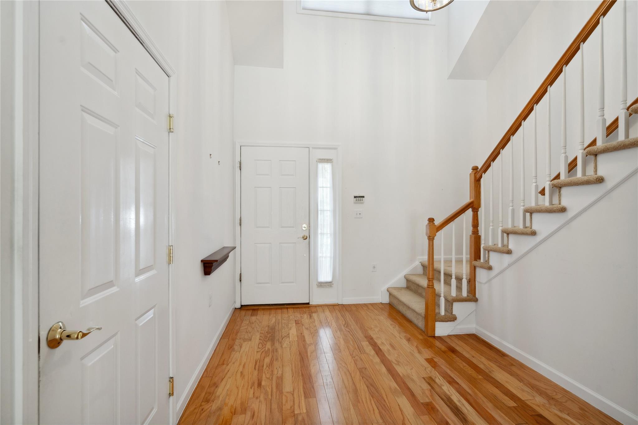 218 Miro Place, Port Washington, New York image 4