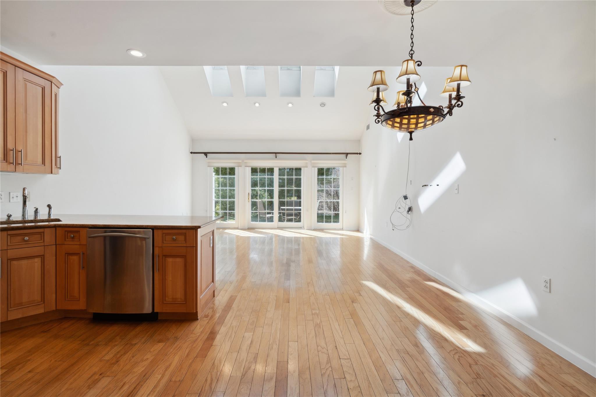 218 Miro Place, Port Washington, New York image 6