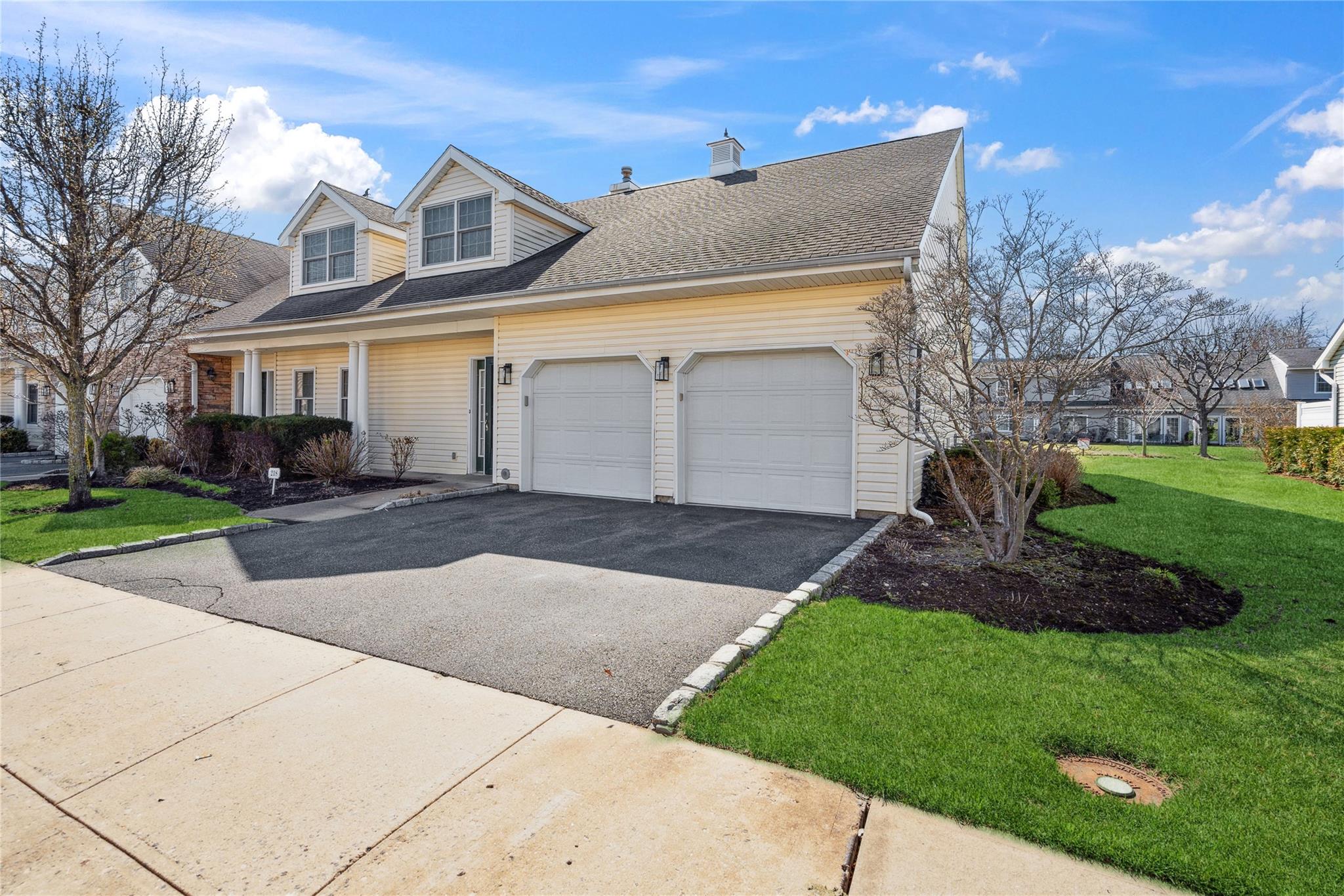 218 Miro Place, Port Washington, New York image 2