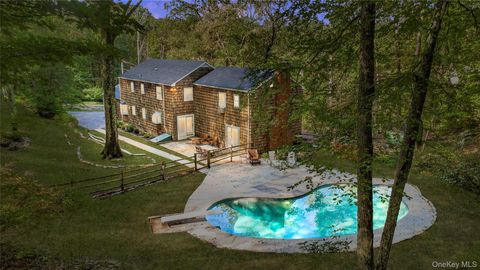 Photo of 23 Tatomuck Road, Pound Ridge, NY 10576 (MLS # 919637)