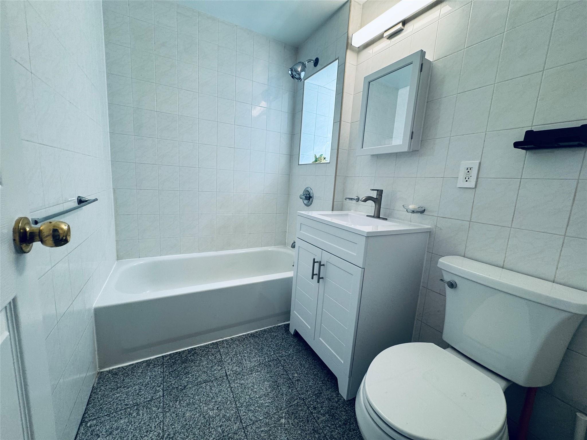 132-49 41 Road #2A, Flushing, New York image 8