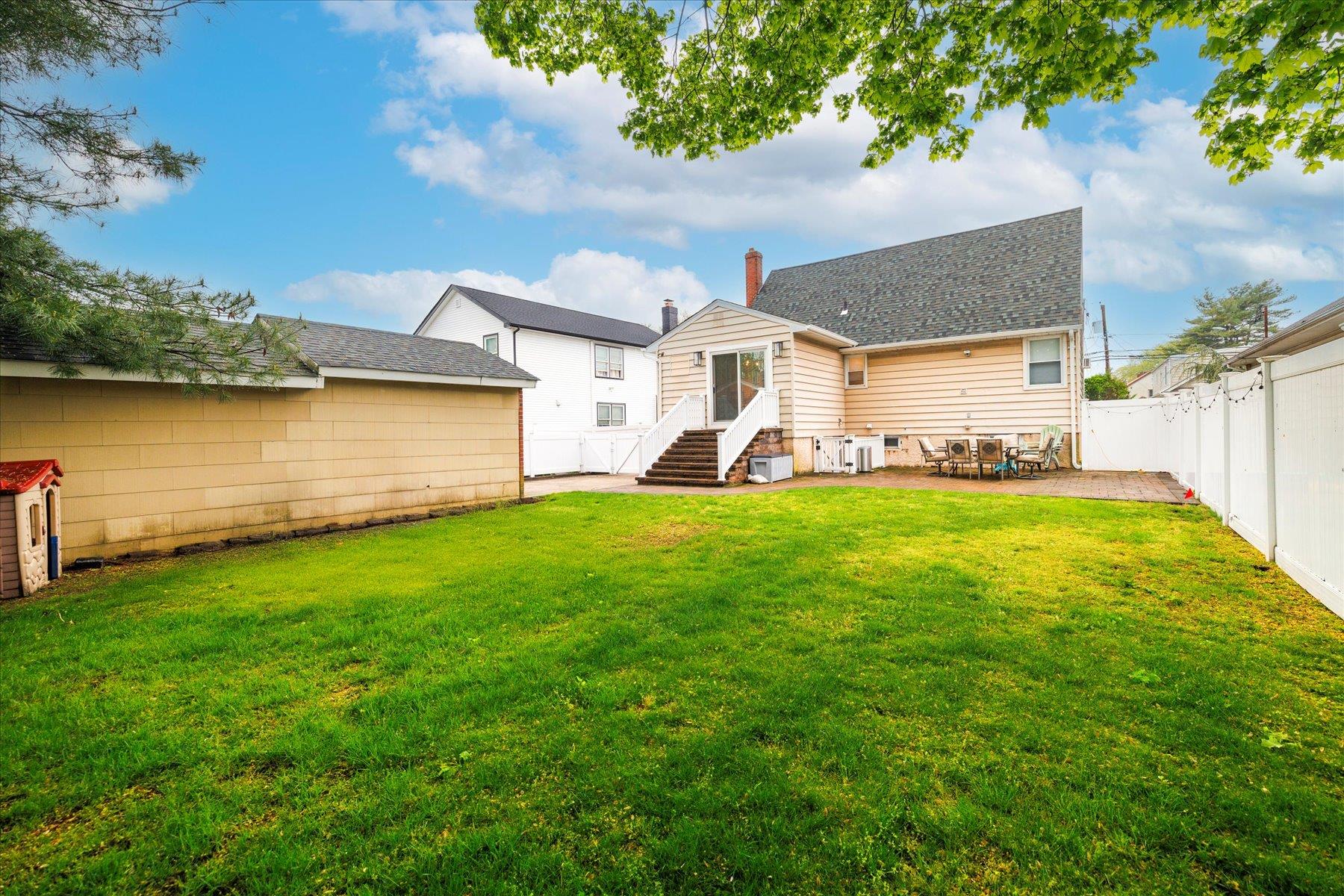2611 Kenny Avenue, Merrick, New York image 22