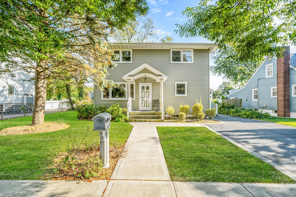 Photo of 263 Waco Street, Lindenhurst, NY 11757 (MLS # 1062302)