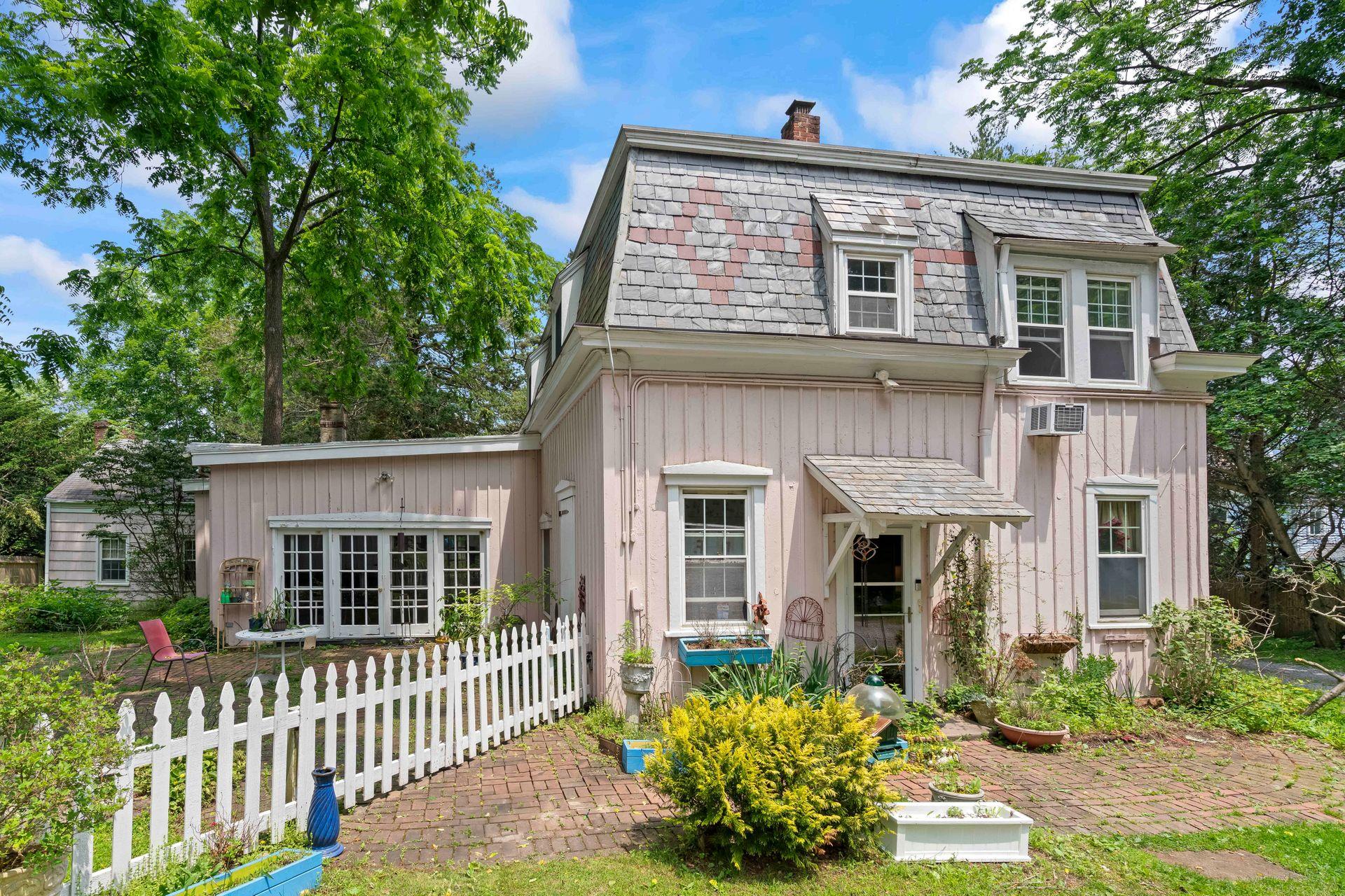 Property for Sale at West Neck Road, Lloyd Harbor, Hamptons, NY - Bedrooms: 3 
Bathrooms: 4  - $1,250,000