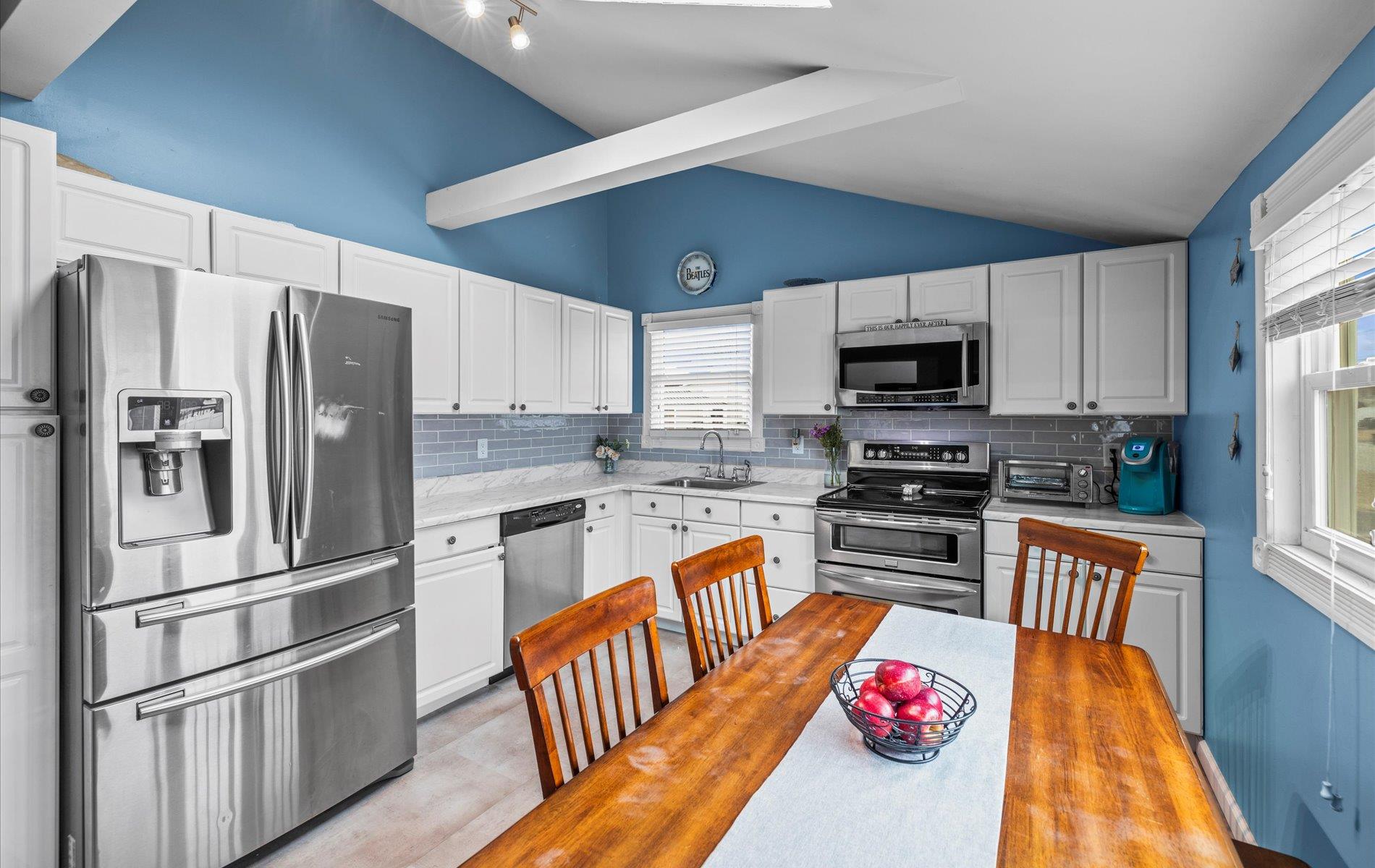 3004 Acorn Avenue, Medford, New York image 8