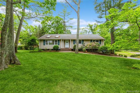 Homes For Sale - 32 Lower Cross Rd<br/> Shoreham, NY 11786