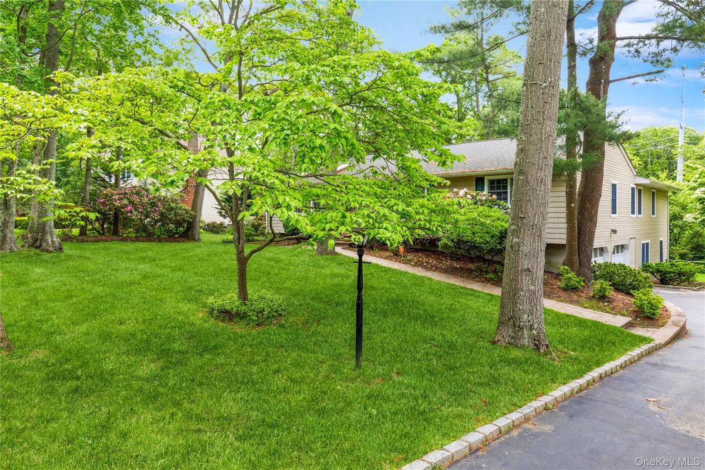 Photo of 32 Lower Cross Rd, Shoreham, NY 11786 (MLS # 979875)