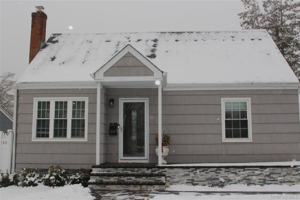 Photo of 55 Dosoris Lane, Glen Cove, NY 11542 (MLS # 953075)