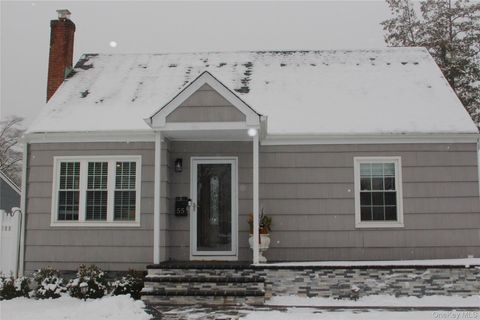 55 Dosoris Lane Glen Cove NY 11542