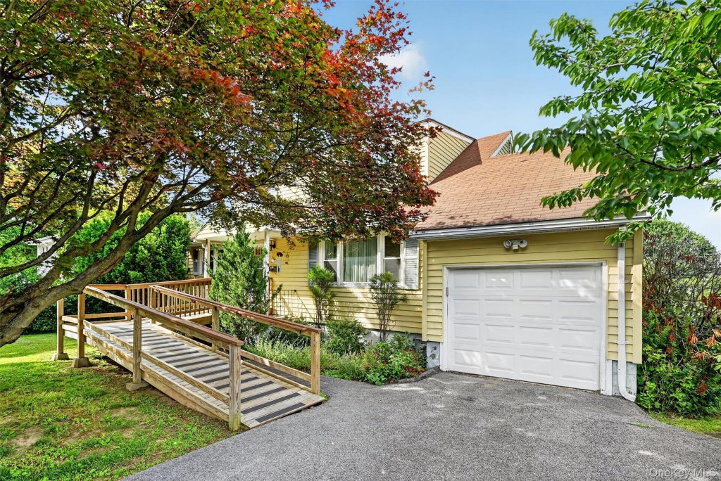 Photo of 2 Curie Road, Cornwall On Hudson, NY 12520 (MLS # 1006753)