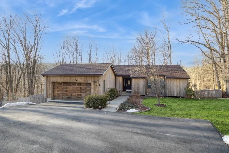 25 Longridge Trail, Putnam Valley, New York image 1