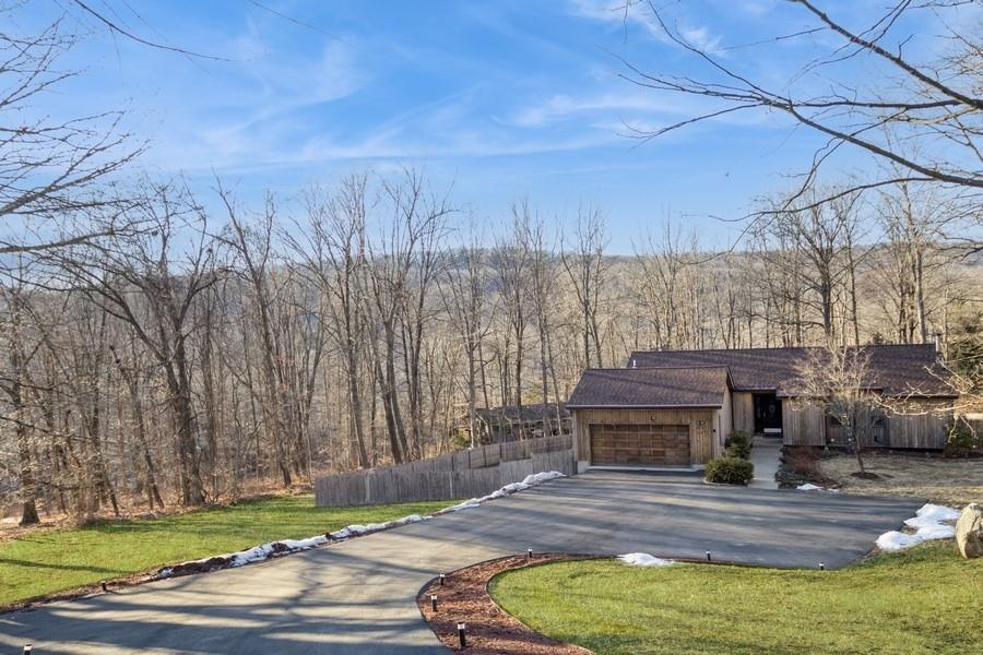 25 Longridge Trail, Putnam Valley, New York image 2