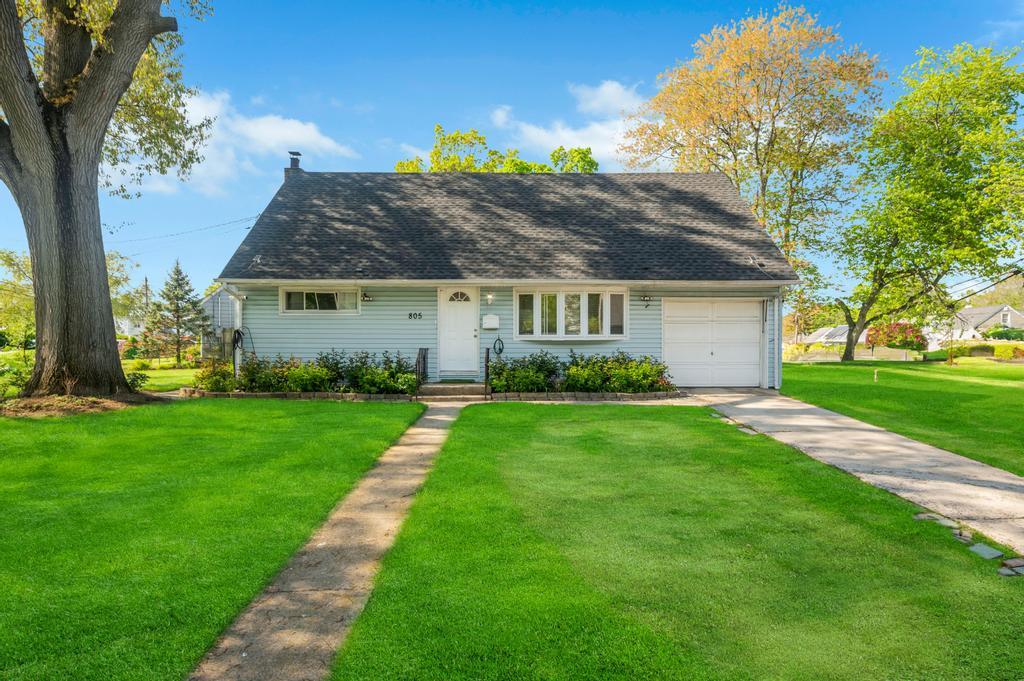 805 Northgate Drive, Uniondale, New York image 1
