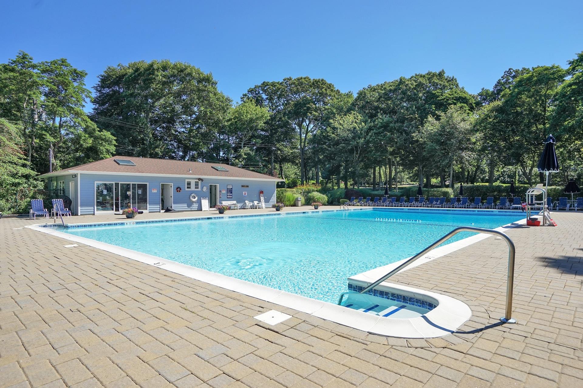 1701 Bluffs Drive, Baiting Hollow, Florida image 21