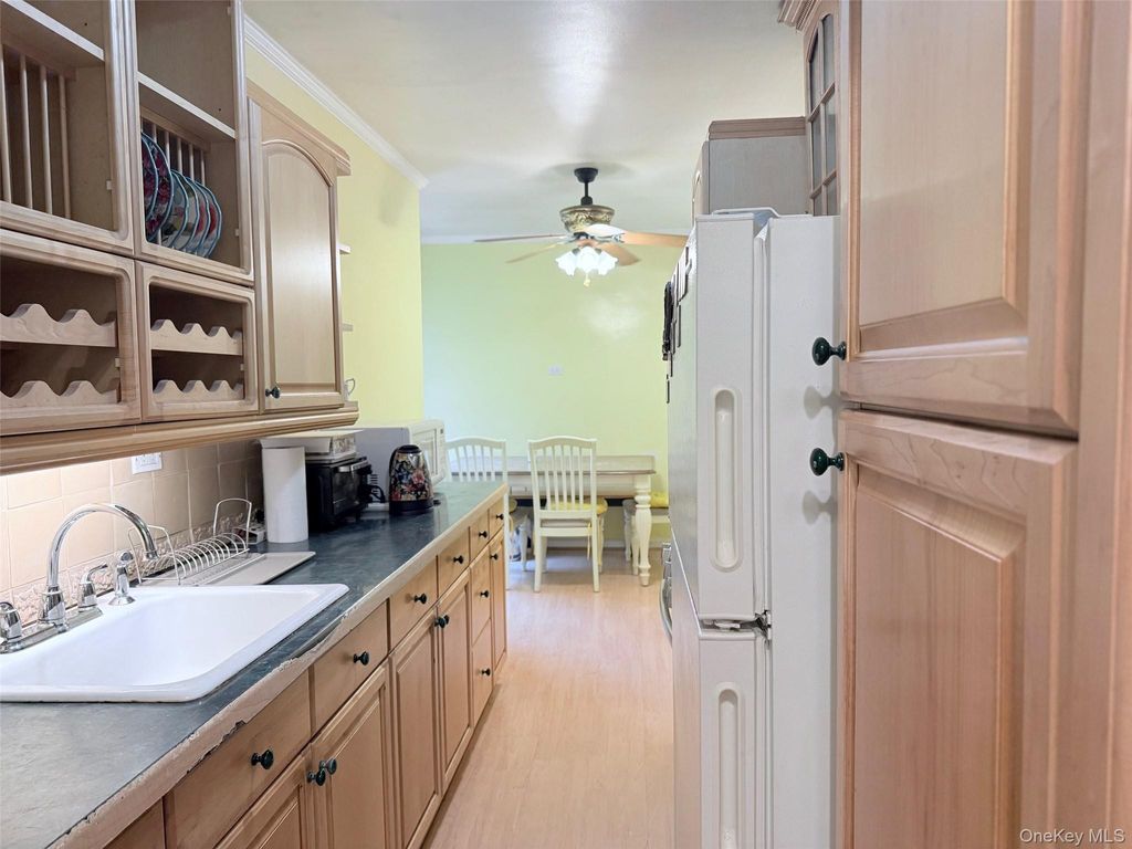 Photo of 83-30 98 Street #6M, Woodhaven, NY 11421 (MLS # 928365)