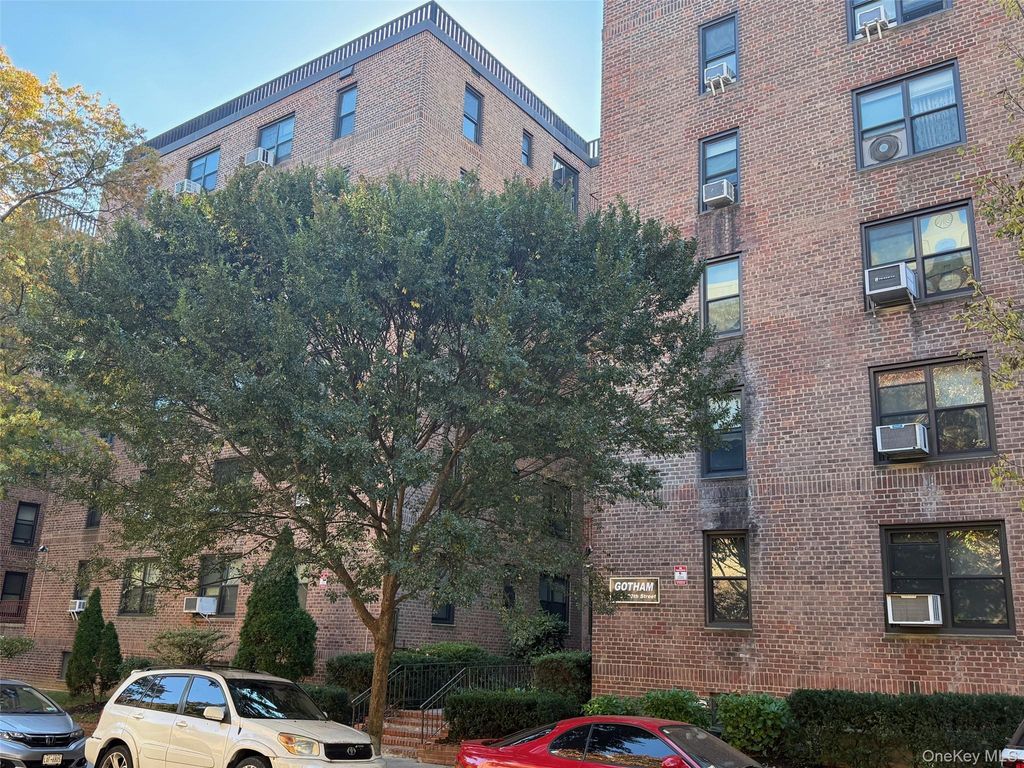 Photo of 83-30 98 Street #6M, Woodhaven, NY 11421 (MLS # 928365)