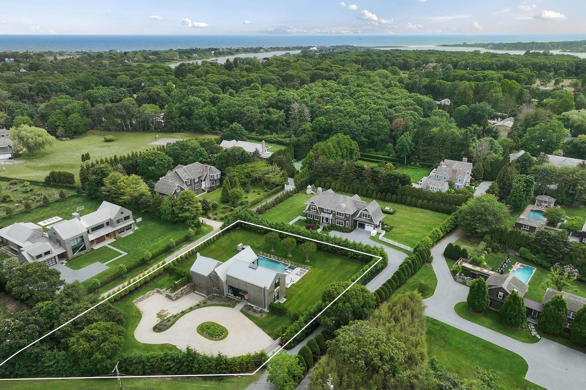 Rental Property at Montauk Highway, East Hampton, Hamptons, NY - Bedrooms: 12 
Bathrooms: 8.5  - $350,000 MO.