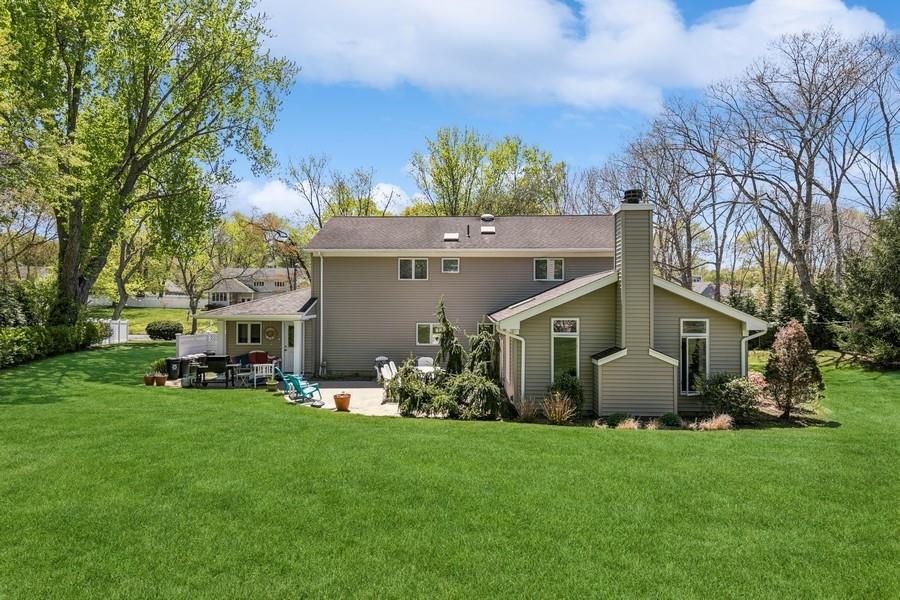 30 Wintergreen Drive, Melville, New York image 15