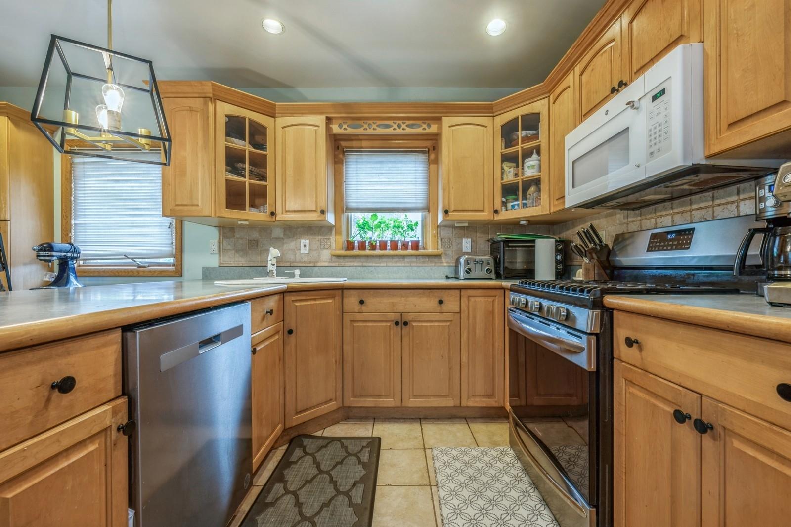 2482 Soper Avenue, Baldwin, New York image 10