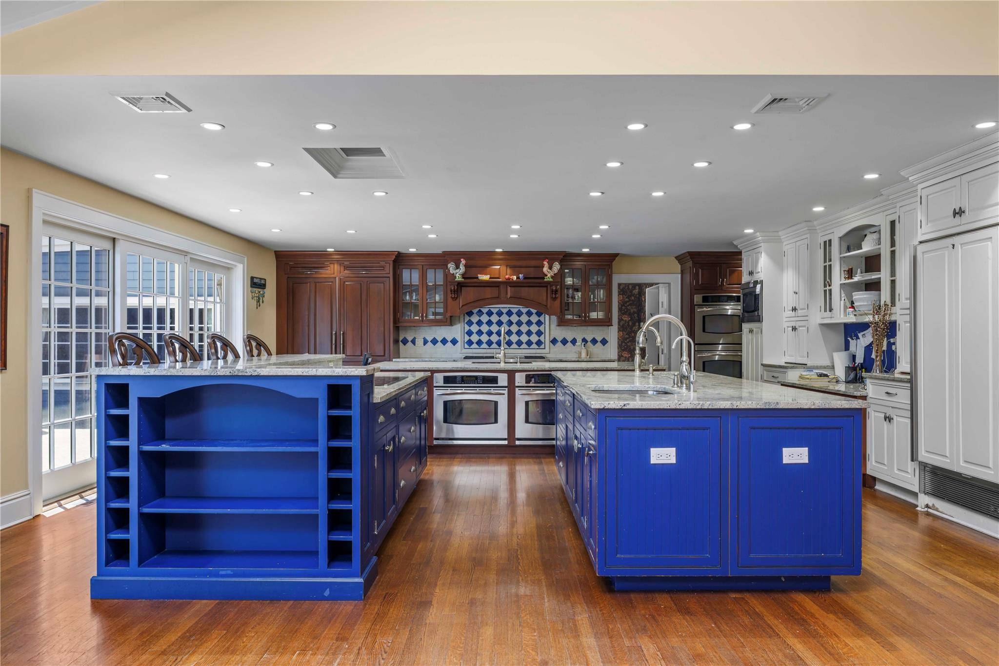 233 Narragansett Avenue