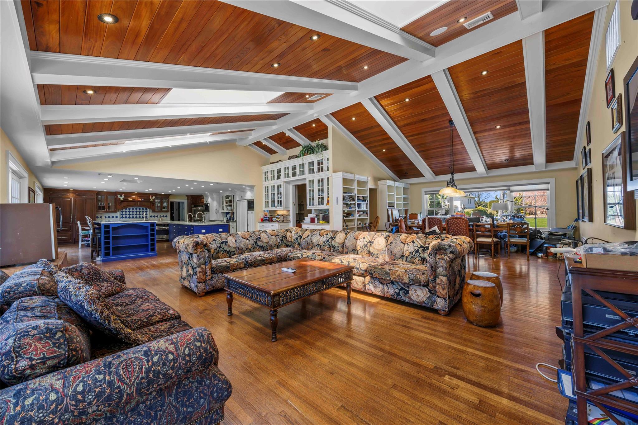 233 Narragansett Avenue