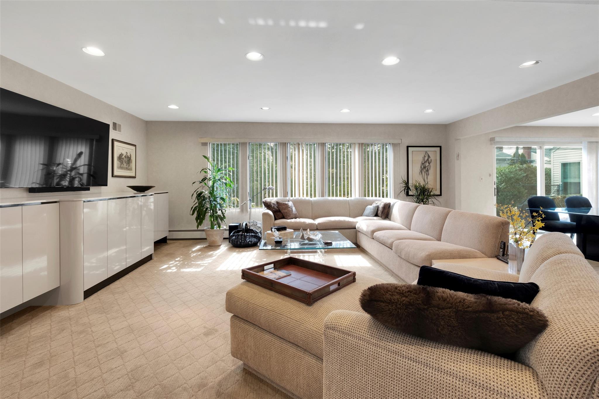 102 Soundview Drive, Port Washington, New York image 4
