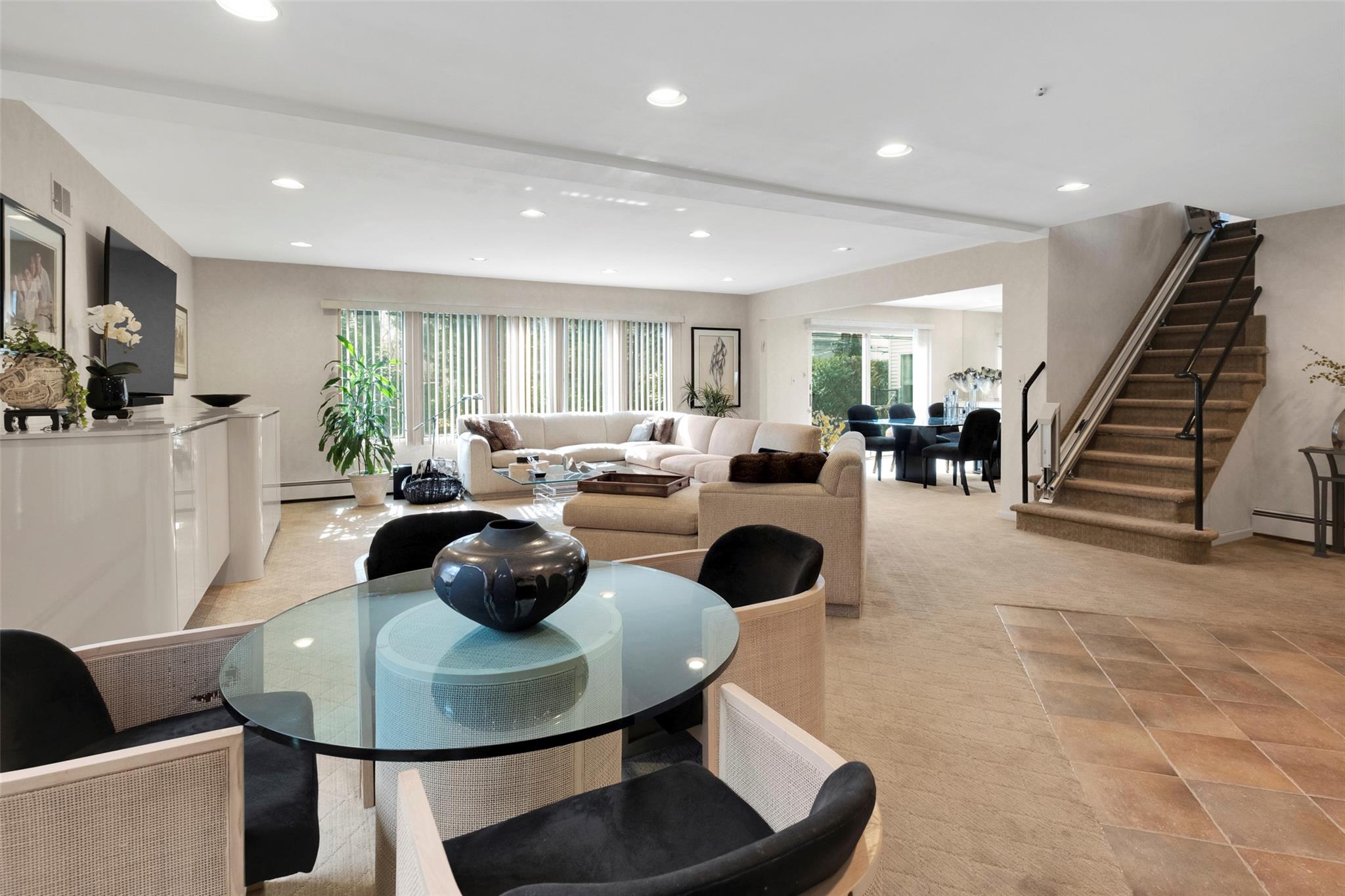 102 Soundview Drive, Port Washington, New York image 3
