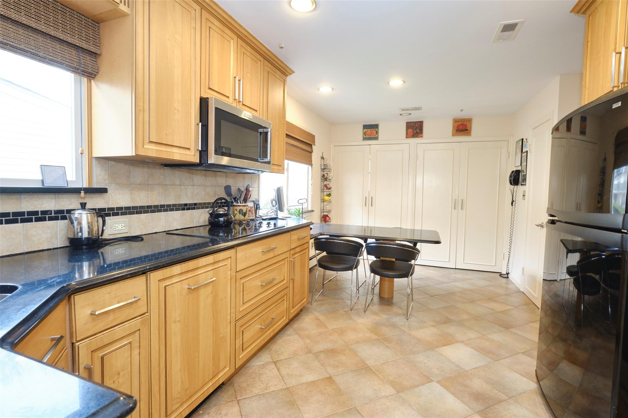 102 Soundview Drive, Port Washington, New York image 9