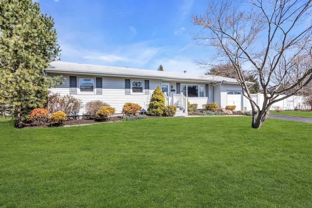 5 Richlee Street, Blue Point, New York image 1
