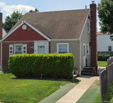 296 Chester Street Uniondale NY 11553