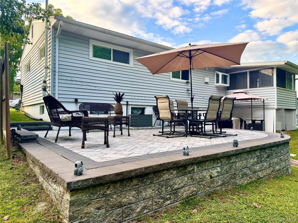 Photo of 13 Keystone Park, Middletown, NY 10940 (MLS # 915515)