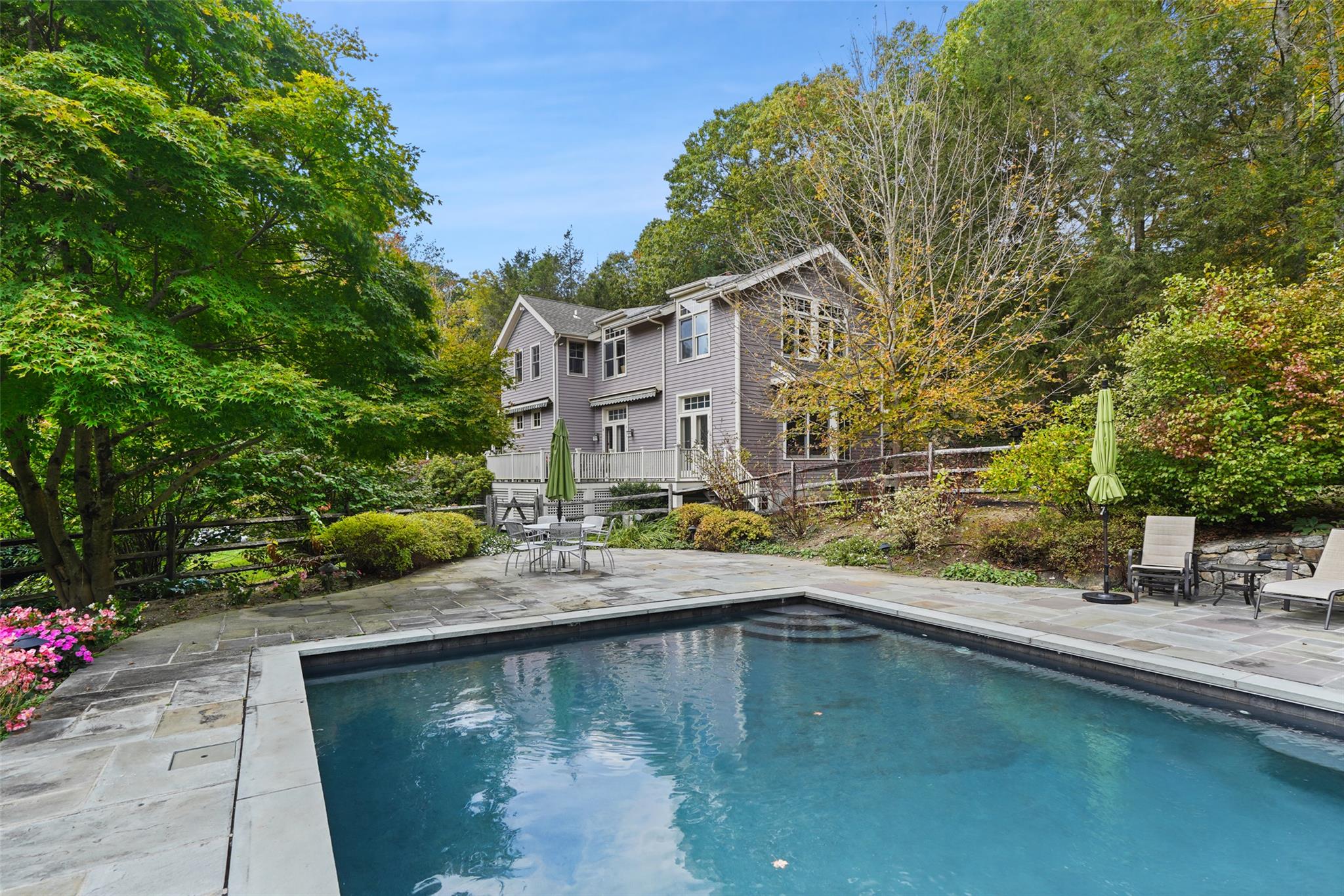 Dingle Ridge Road, North Salem, New York - 4 Bedrooms  
4 Bathrooms  
10 Rooms - 