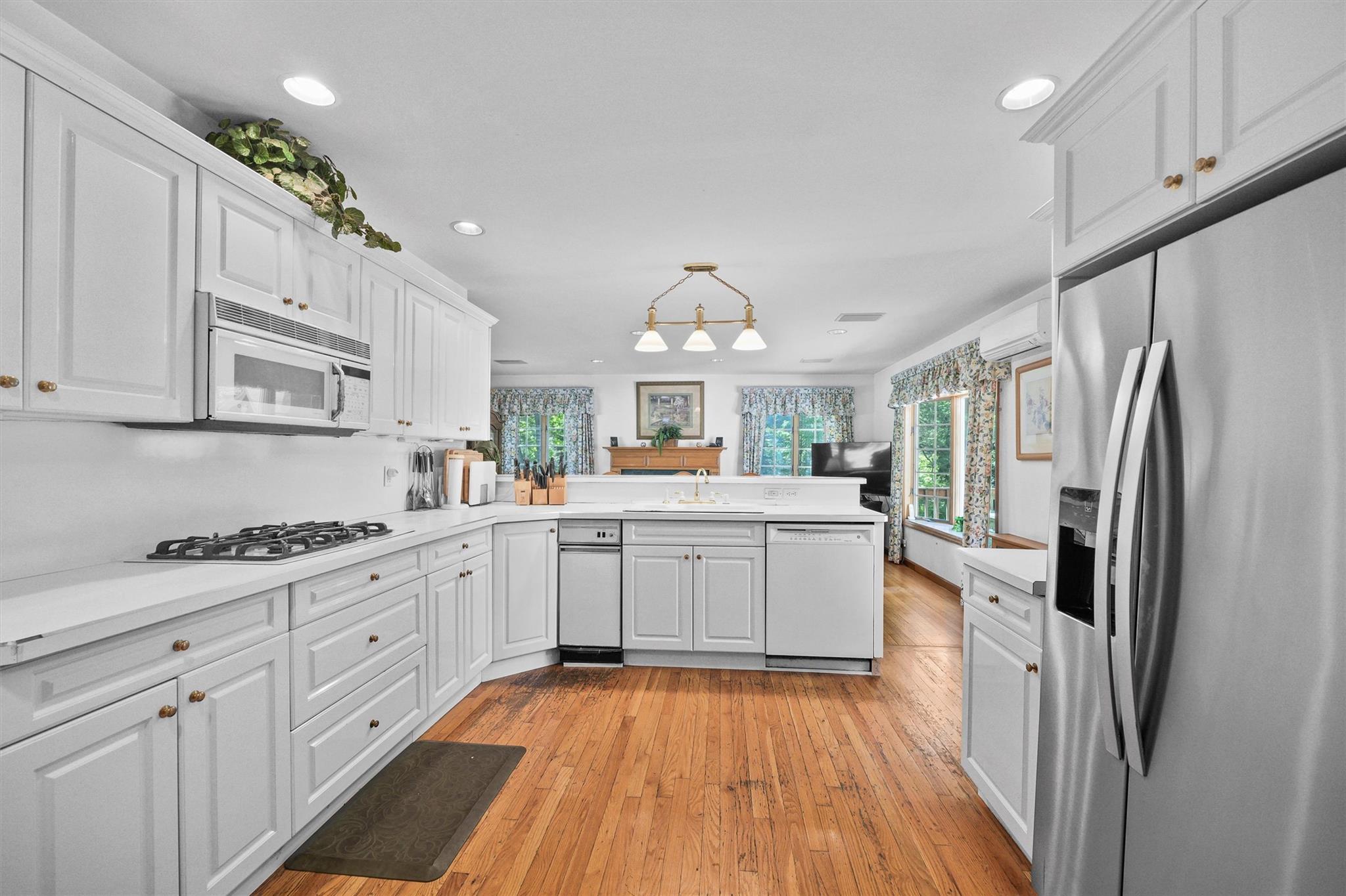 152 Locust Road, Pleasantville, New York image 8