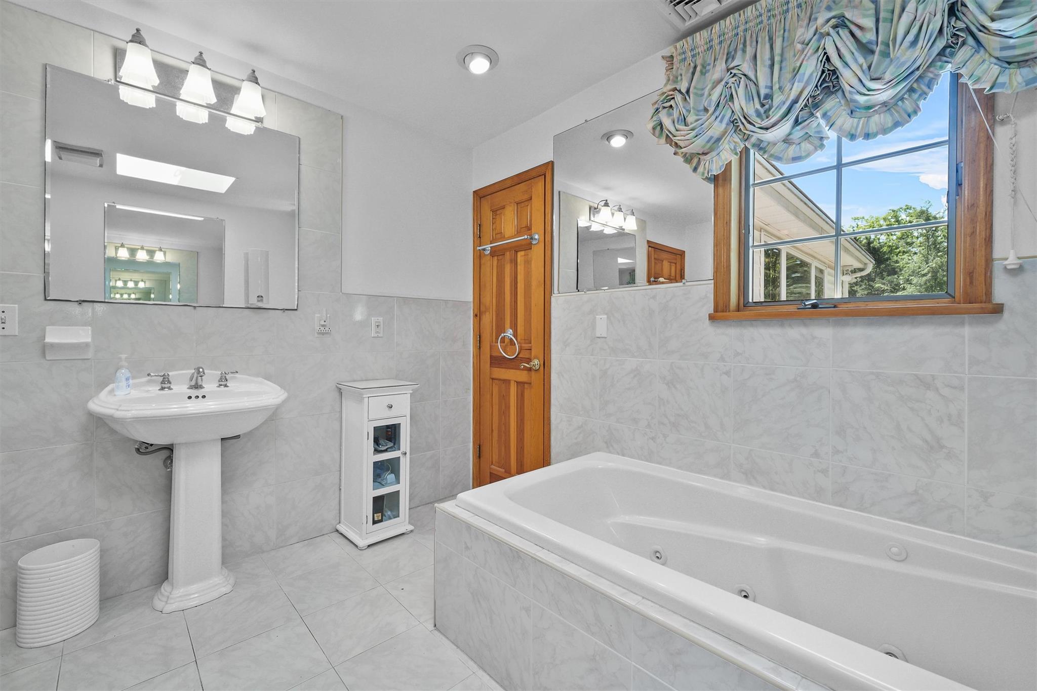 152 Locust Road, Pleasantville, New York image 30